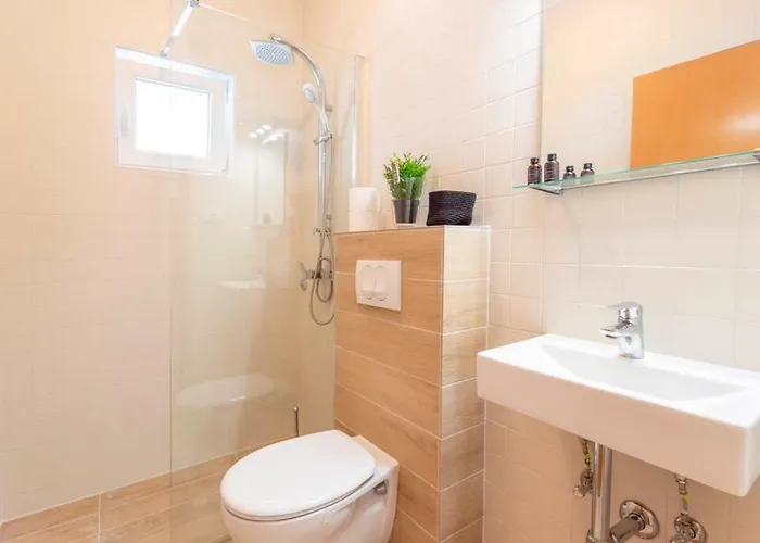 Dvoshko بيت ضيافة 3*